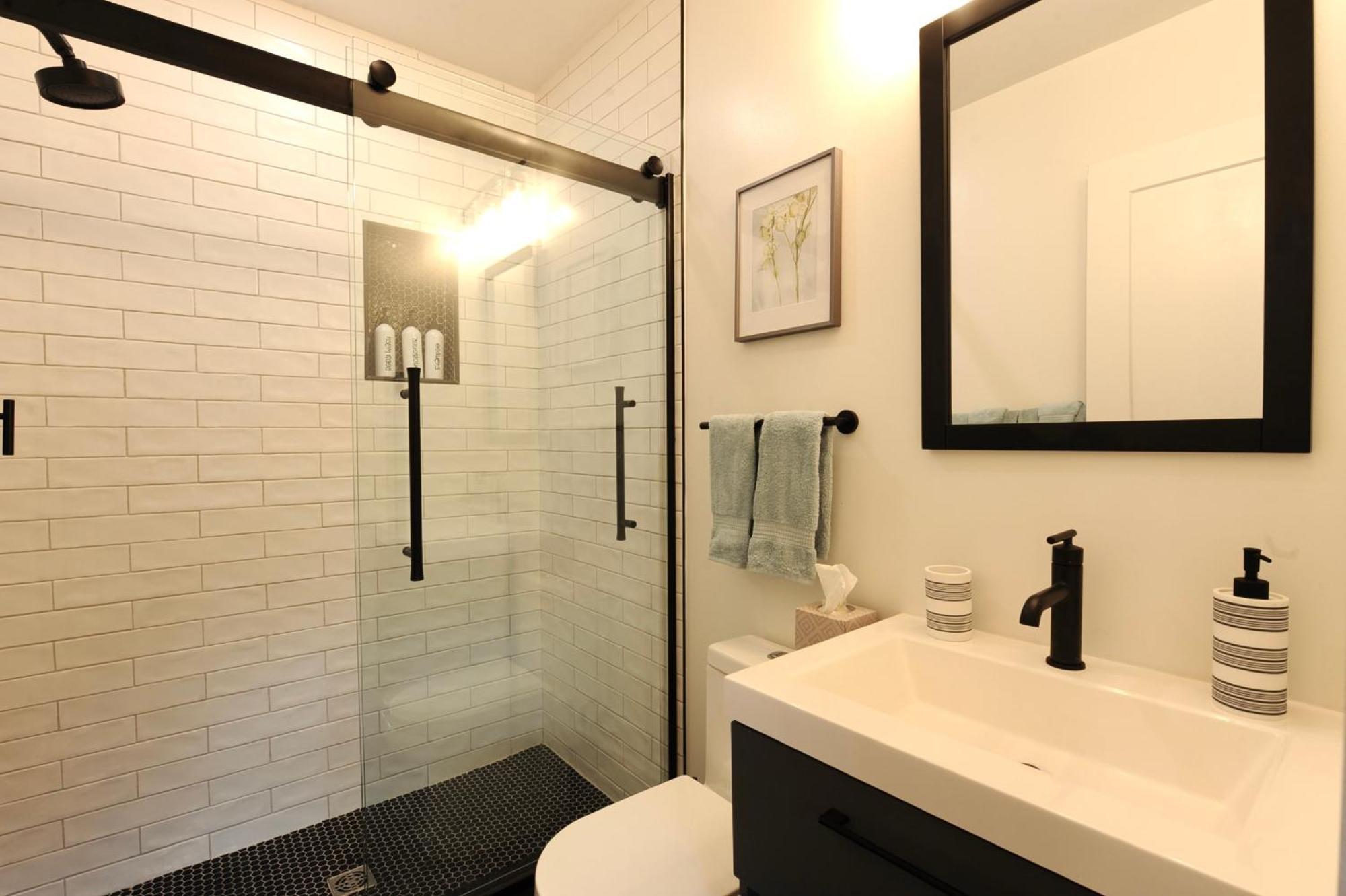 Cherry Blossom Townhouse, Easy Dc Access Washington Exterior photo